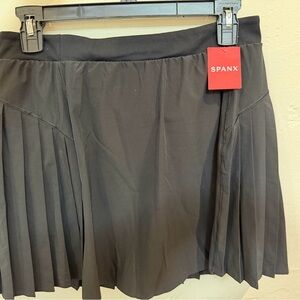 SPANX Women's VERY BLACK Skort size Large BNWT